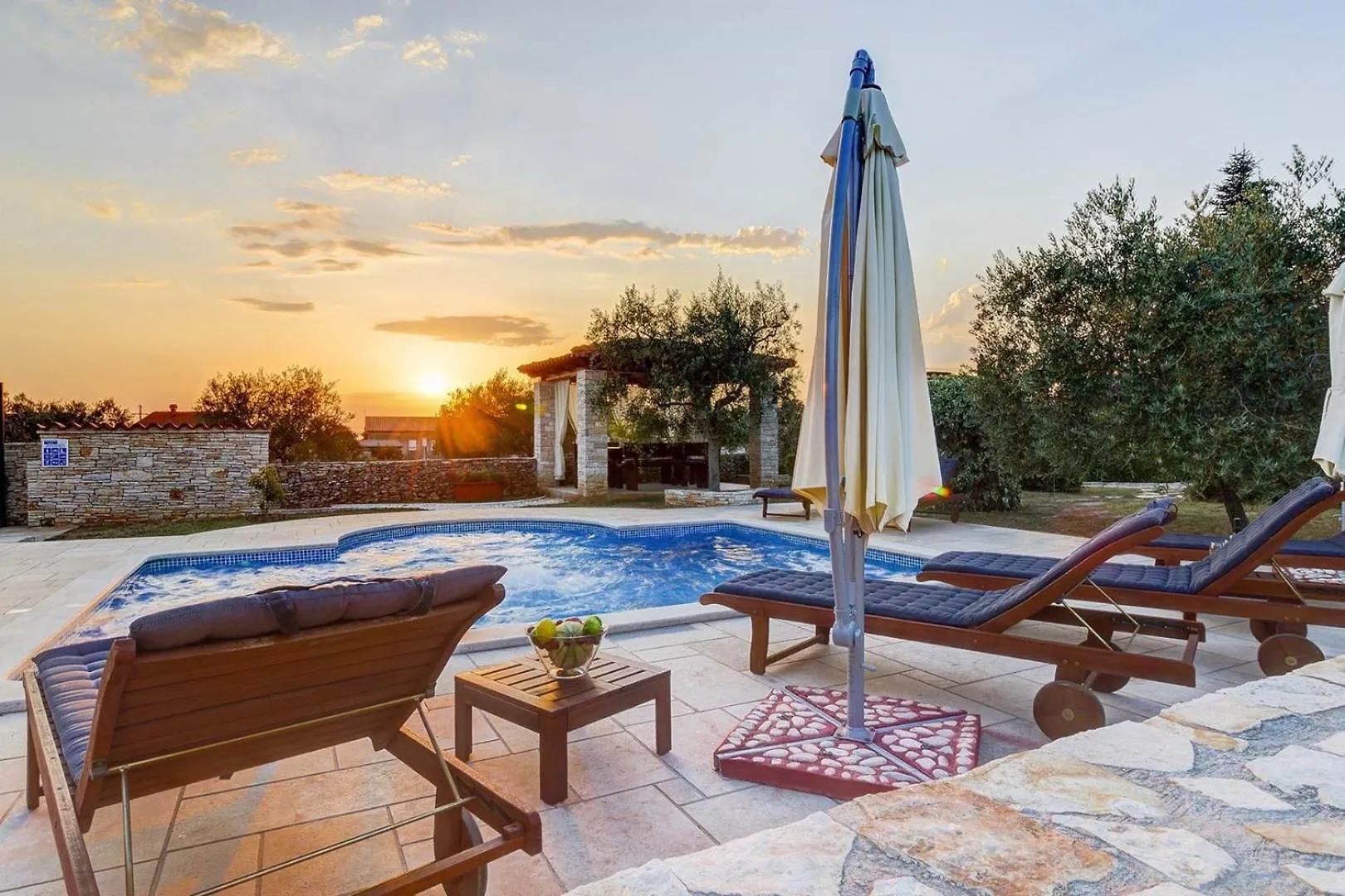 Villa Tedi Galizana 0*,  Croatia